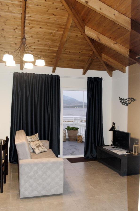 La Maison Bleue Lägenhet Lixouri Exteriör bild